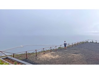 Overlooking the bay from Pico Castelo. Day 10/44 * 4 November 2022